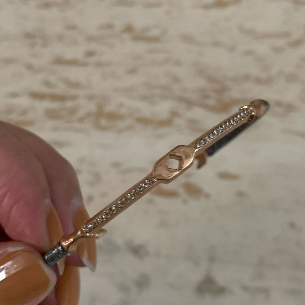 Stella dot rose gold arrow motif “resilience” cuff - Picture 4 of 7